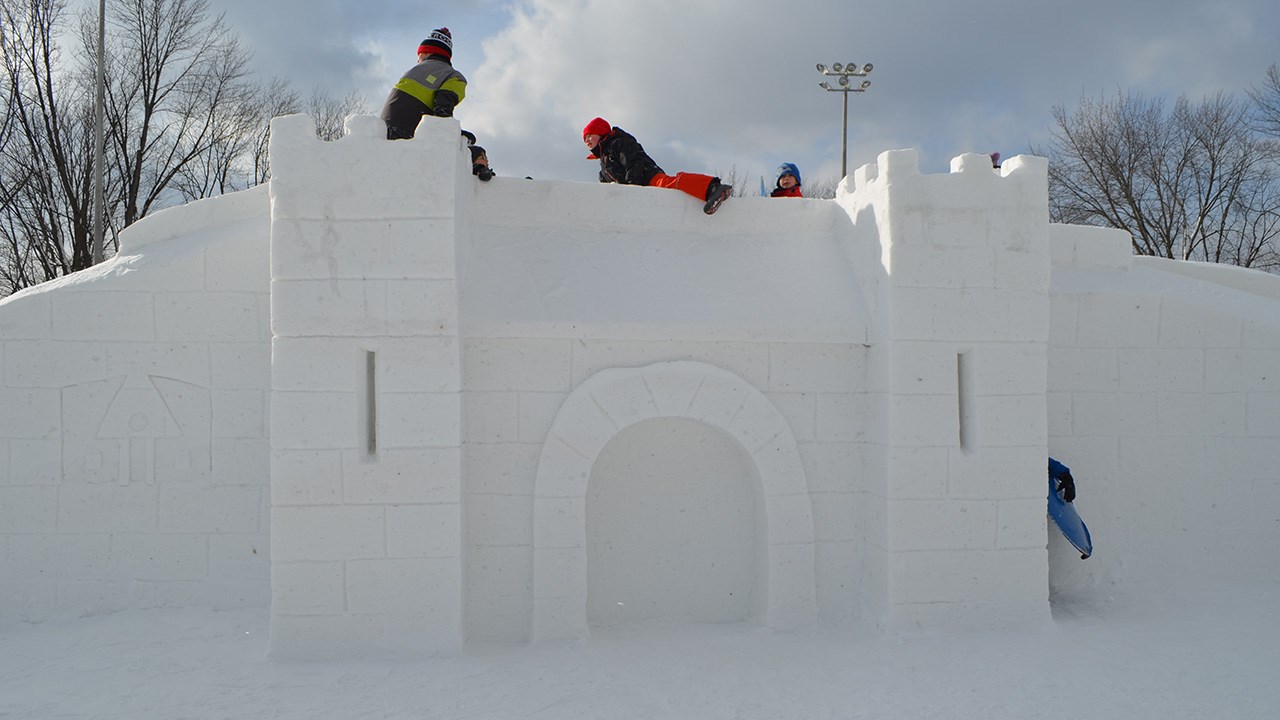 Festival de sculptures sur neige : qui remportera la 19e édition ? 