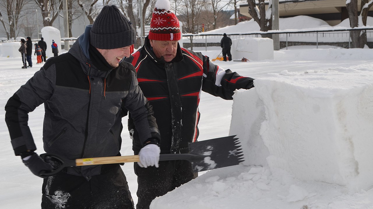 Festival de sculptures sur neige : qui remportera la 19e édition ? 