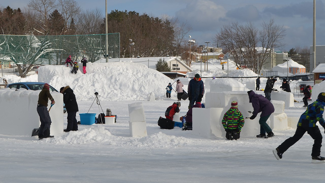 Festival de sculptures sur neige : qui remportera la 19e édition ? 