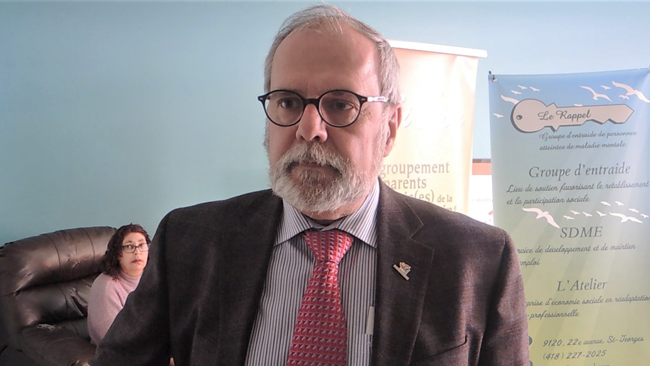 Le maire de la Ville de Saint-Georges, Claude Morin, a partagé ses premières impressions à EnBeauce.com suite à sa visite de la bibliothèque vivante dans les locaux du Rappel, à Saint-Georges.