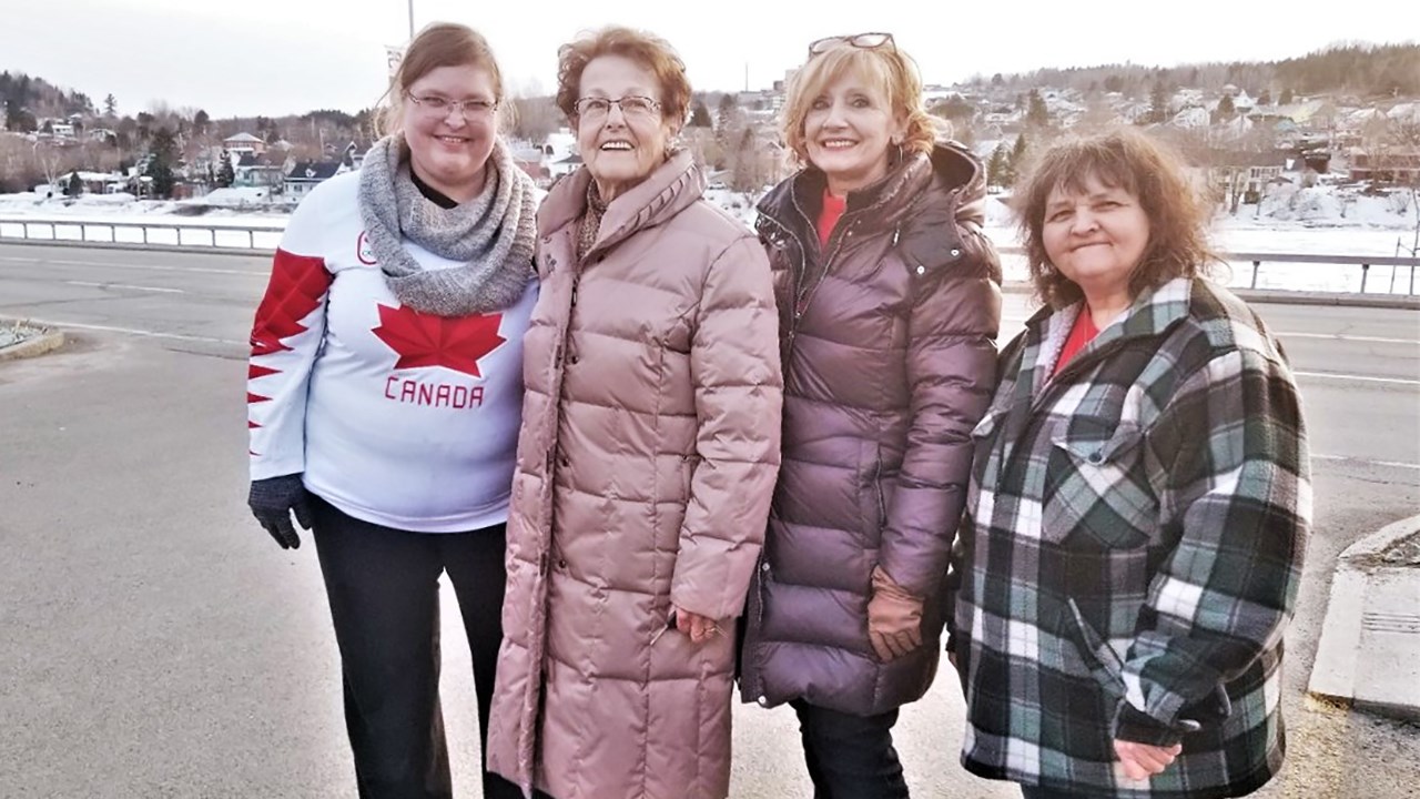La famille de Marie-Philip Poulin, dont sa grand-mère.