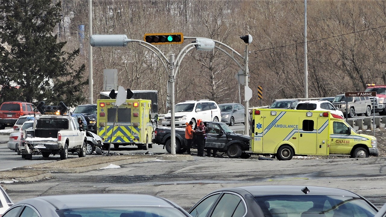 Un accident ralentit la circulation sur le boulevard Lacroix à St-Georges
