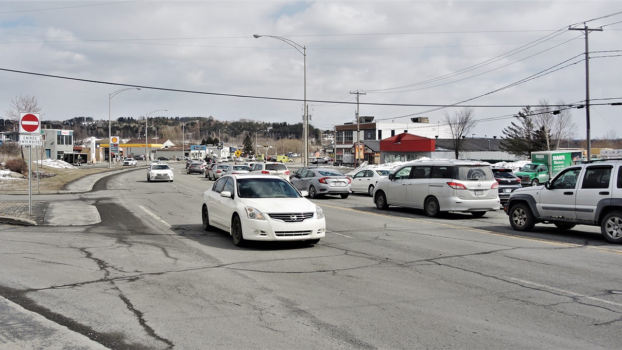 Un accident ralentit la circulation sur le boulevard Lacroix à St-Georges