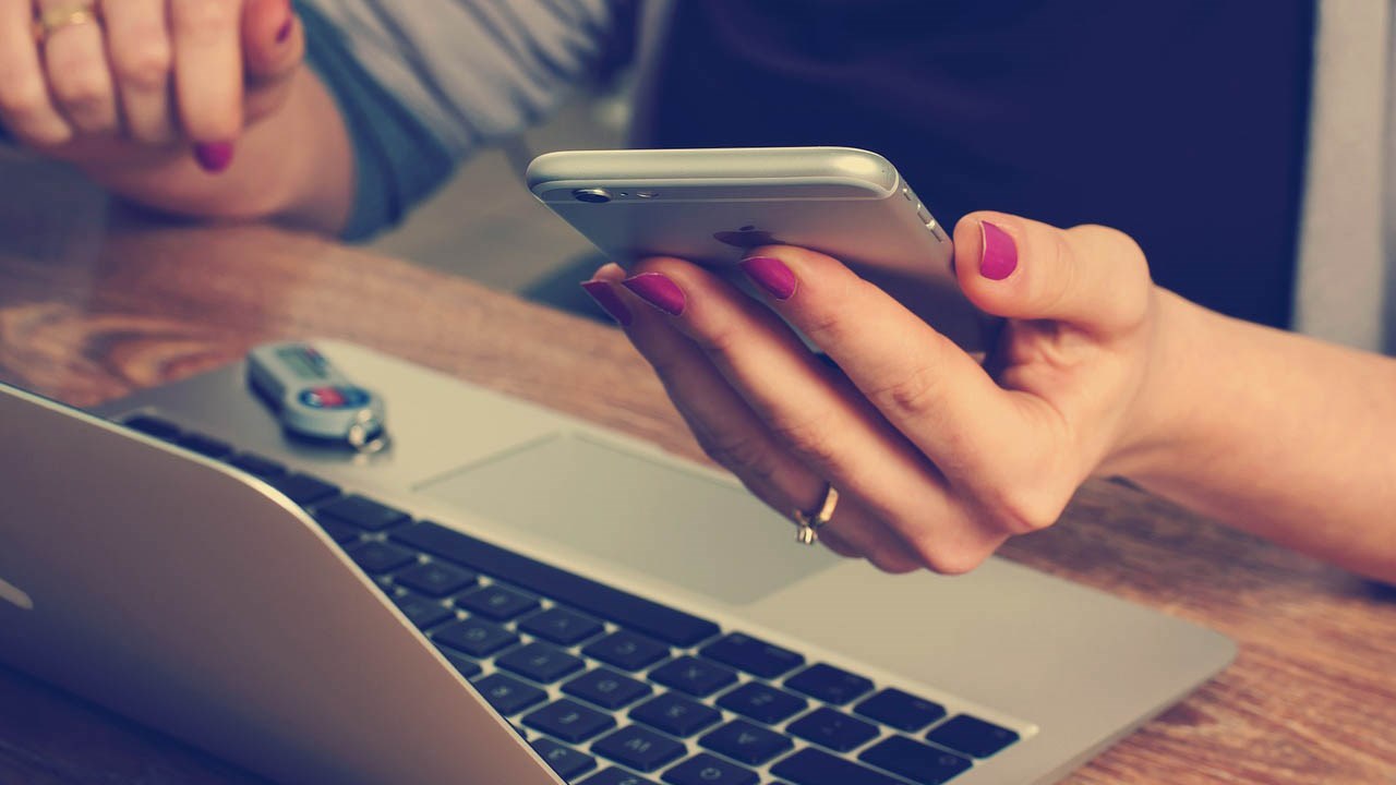 Méfiez-vous des fraudeurs prétendant travailler pour le compte de l’Agence du revenu du Canada