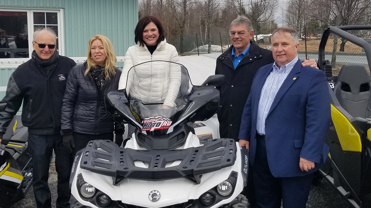 Marc-André Poulin, Dominique Vien, Véronyque Tremblay, Alain Descostes et Paul Busque.