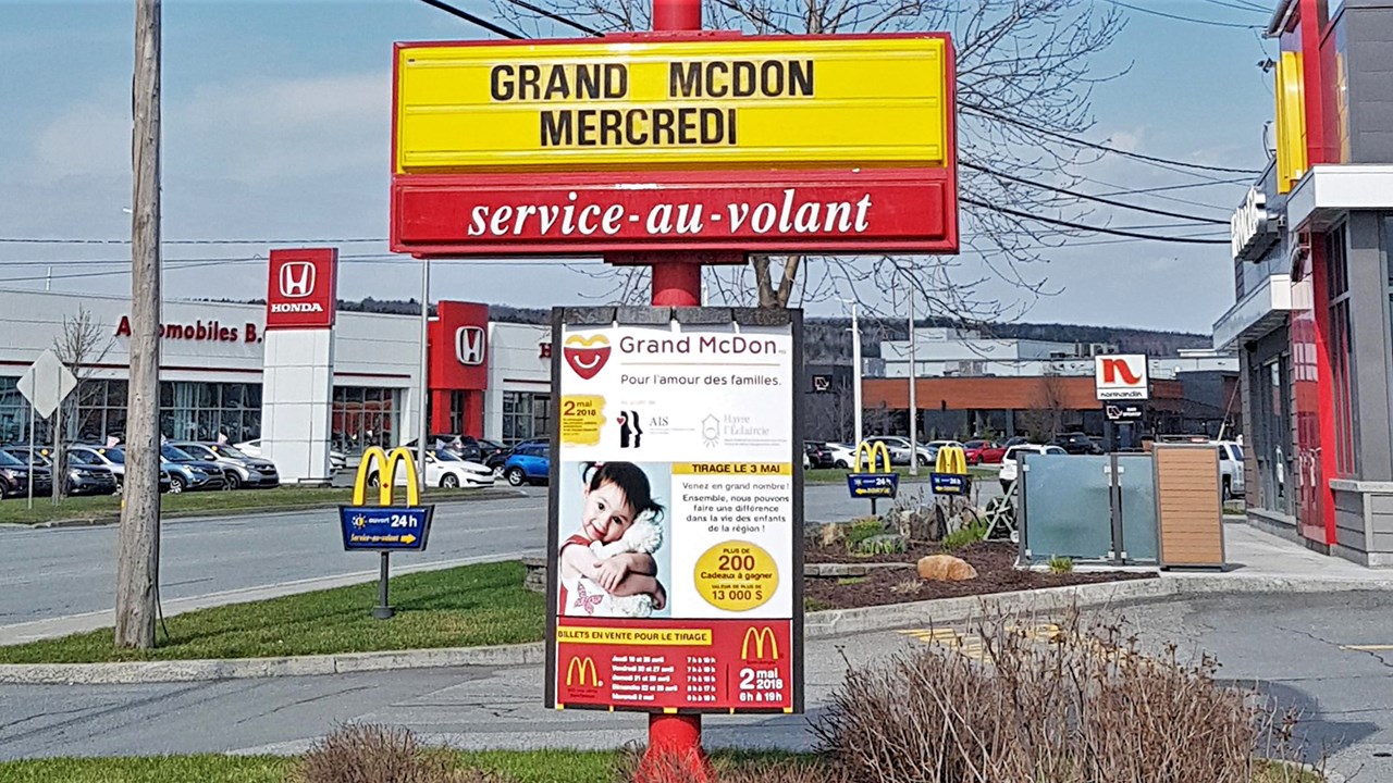Le Grand McDon a lieu aux trois succursales McDonald's de Saint-Georges, de 6 h à 19 h, mercredi le 2 mai 2018. Sur cette photo, le McDonald's du boulevard Lacroix.