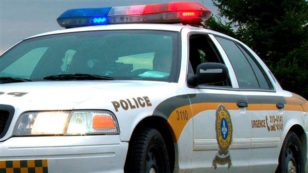 Une voiture de police.