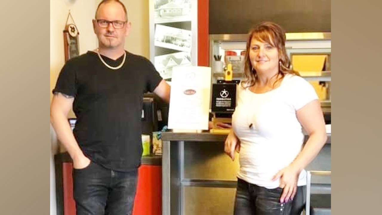 Monsieur Luc Roy et madame Nathalie Groleau, copropriétaires du restaurant Le Bec Fin de Saint-Georges.