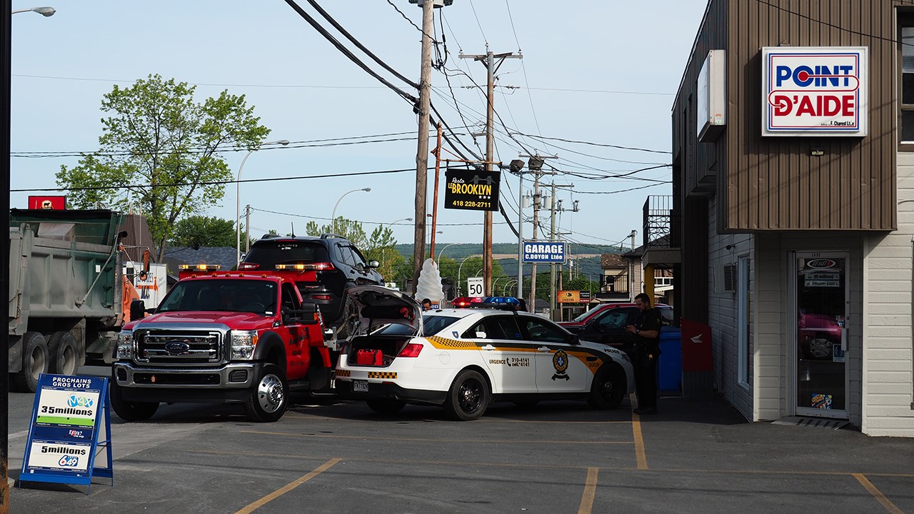 Accident de la route en face du poste de police de Saint-Georges