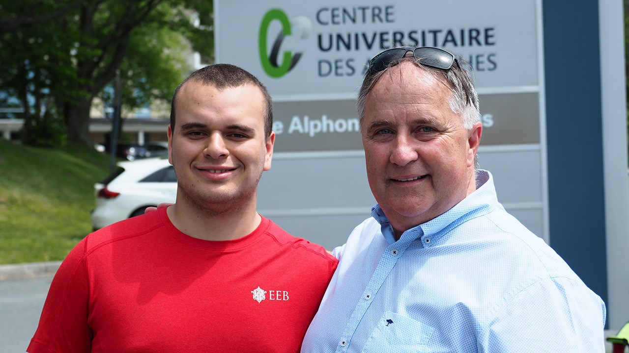 Zaky Borgia en compagnie de Paul Busque, député de Beauce-Sud