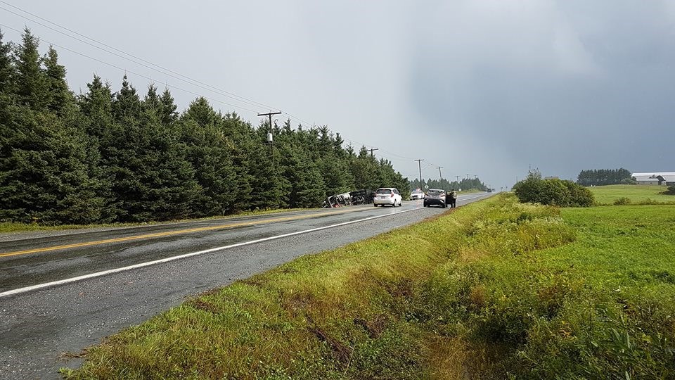 Ste-Clotilde : un camion fait une sortie de route 