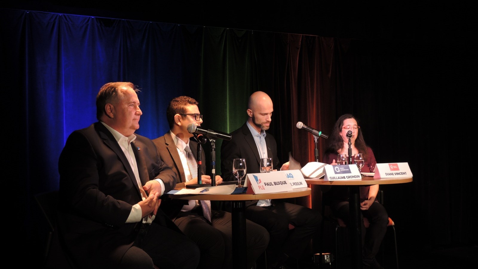 De gauche à droite : Paul Busque (Parti libéral du Québec), Samuel Poulin (Coalition avenir Québec), Guillaume Grondin (Parti québécois) et Diane Vincent (Québec solidaire).