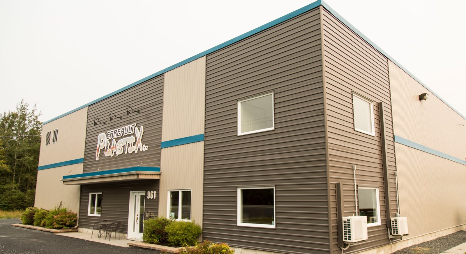 Un agrandissement important chez Perreault Plastix