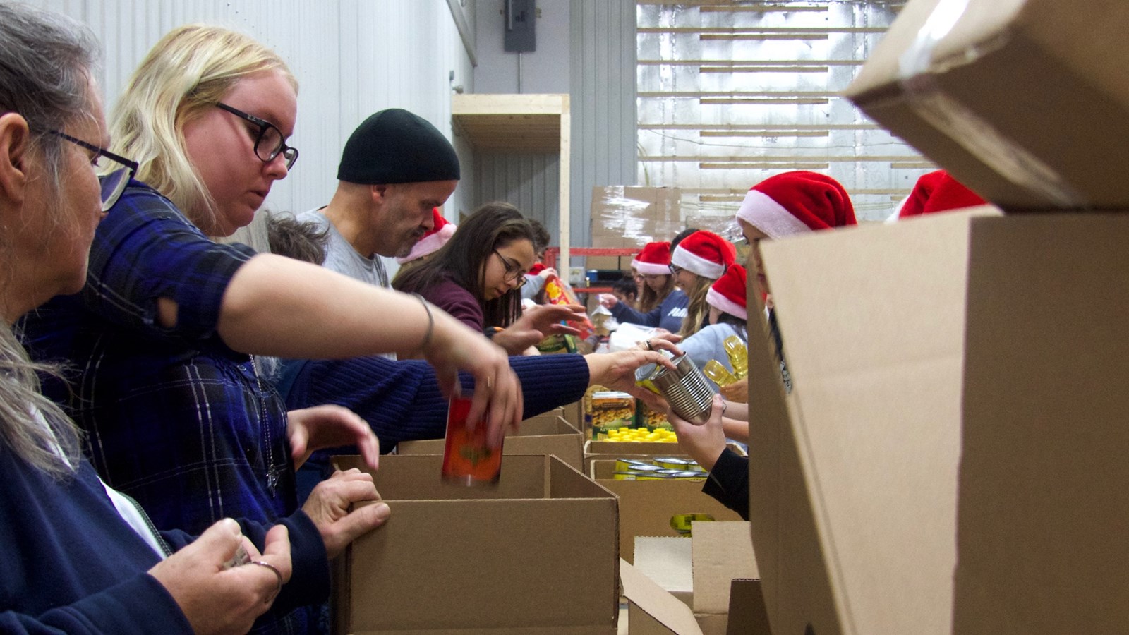 Les locaux de Moisson Beauce se transforment en atelier du père Noël