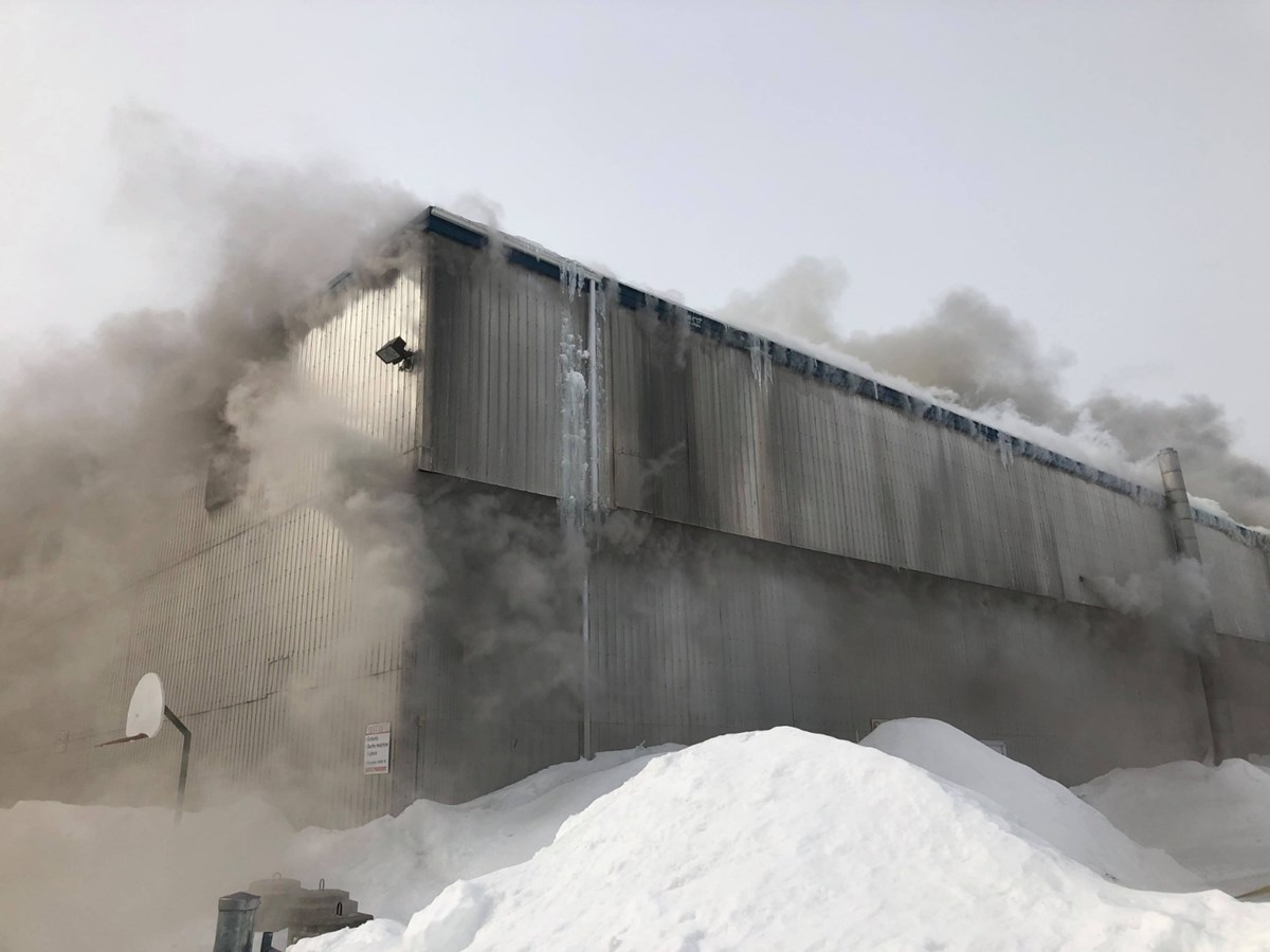 Un incendie en cours à l'ancien aréna de St-Prosper