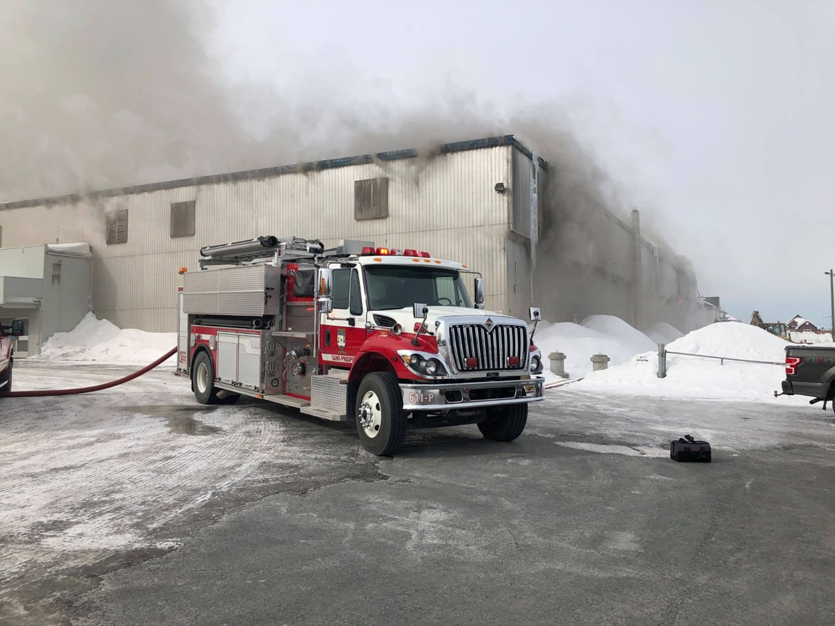 Un incendie en cours à l'ancien aréna de St-Prosper