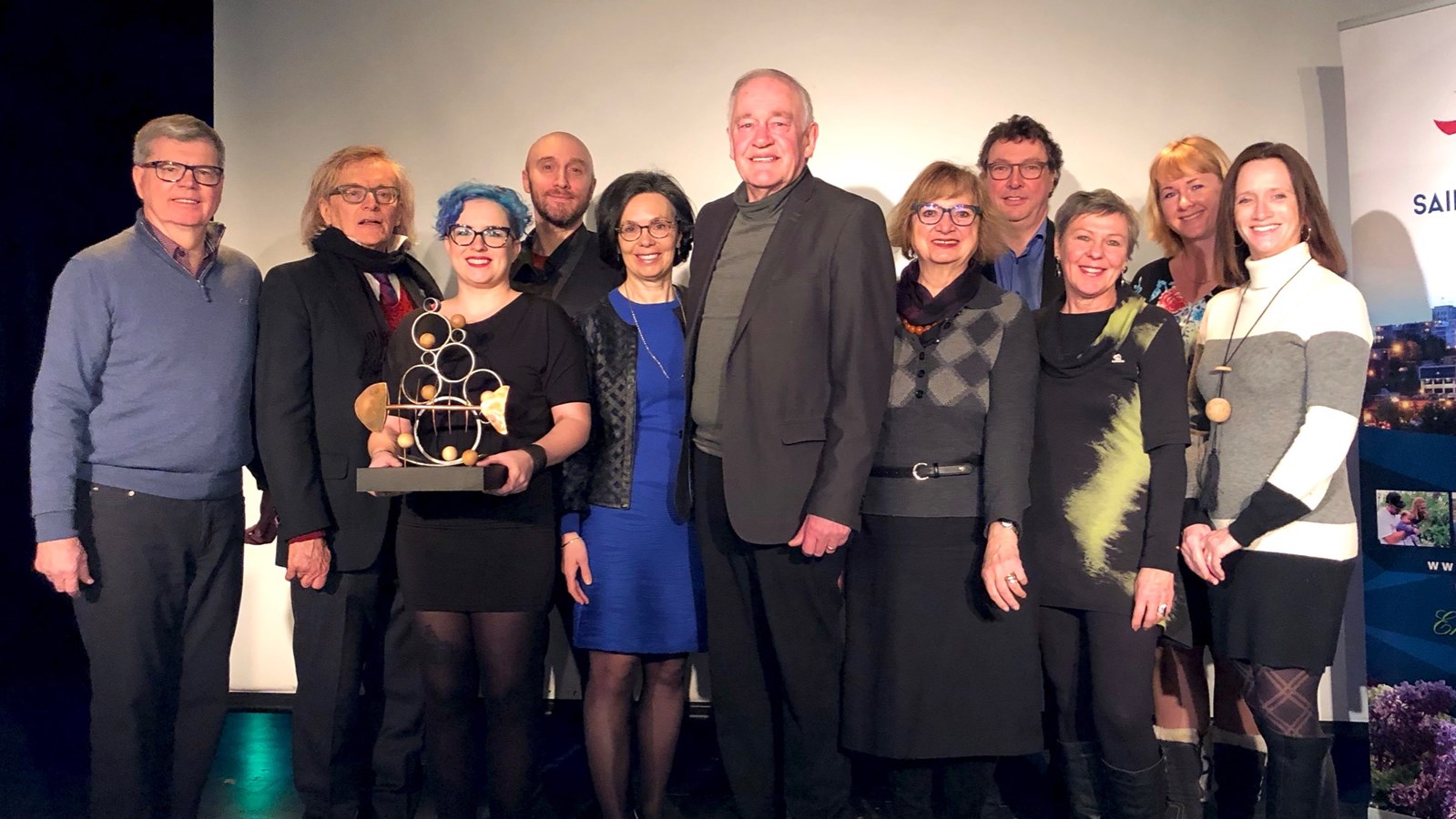 L'équipe de Beauce Art, ainsi que l'étudiante Sabrina Bergeron. 