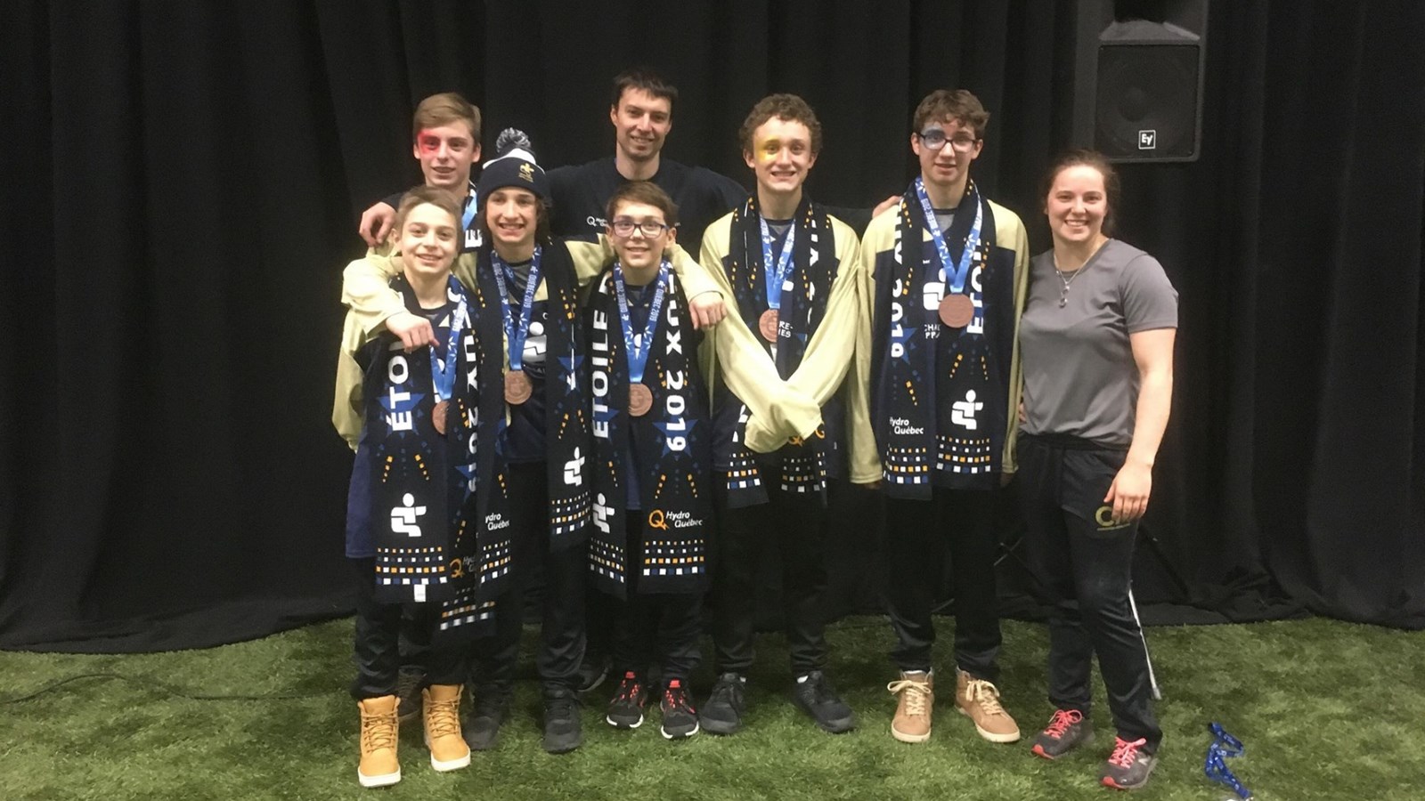 L'équipe masculine de gymnastique remporte le bronze