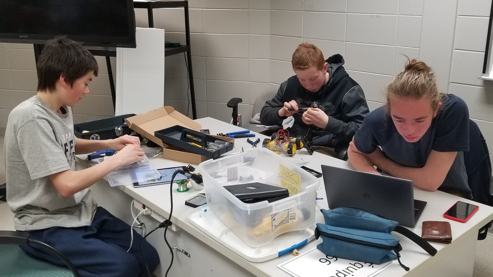 Une journée technologique à l'Amicale de robotique du CSBE