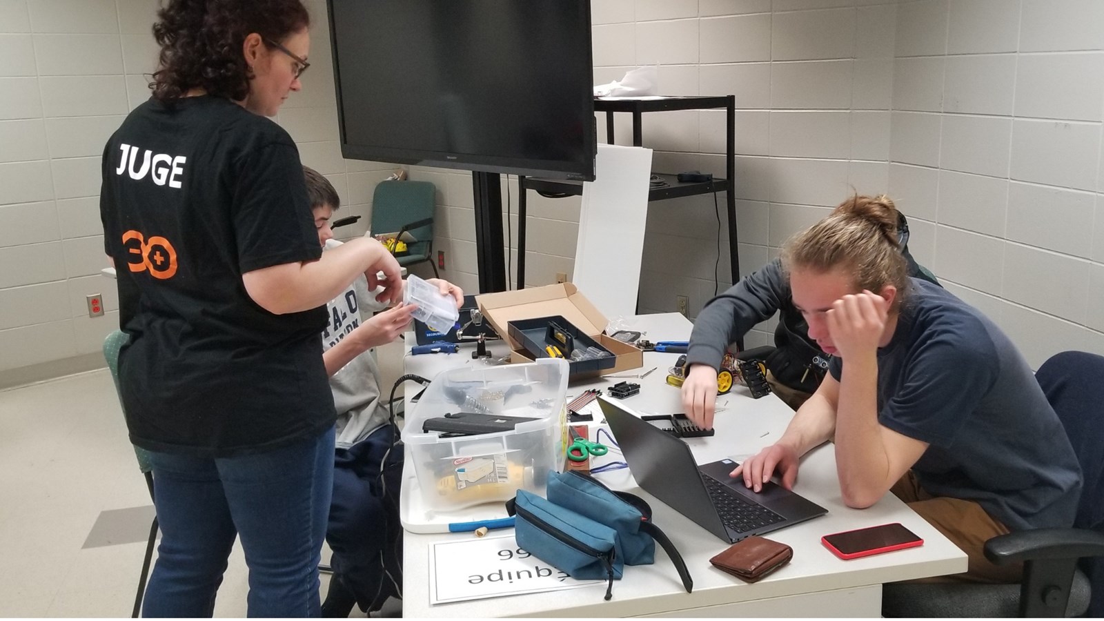 Une journée technologique à l'Amicale de robotique du CSBE