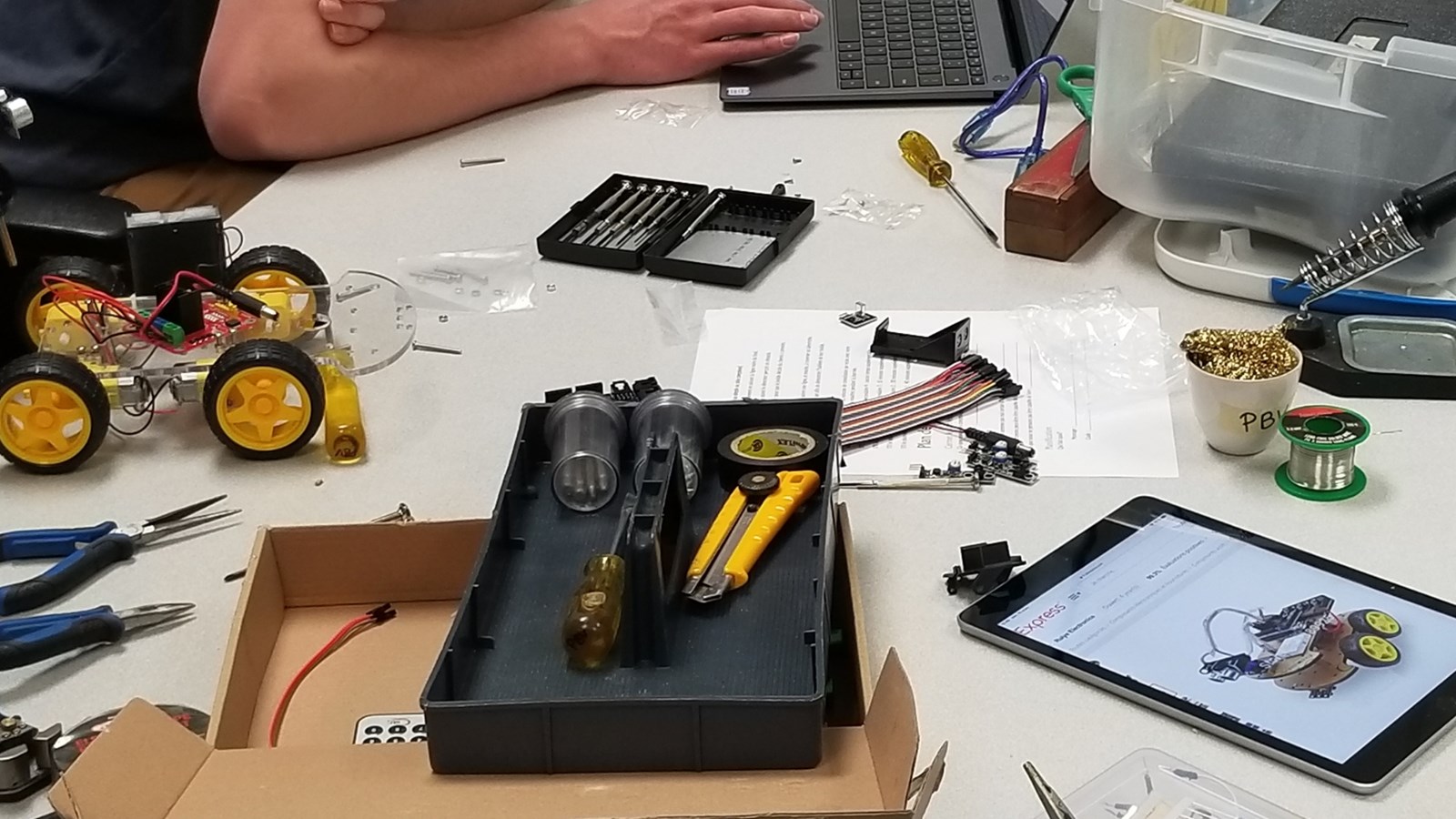 Une journée technologique à l'Amicale de robotique du CSBE