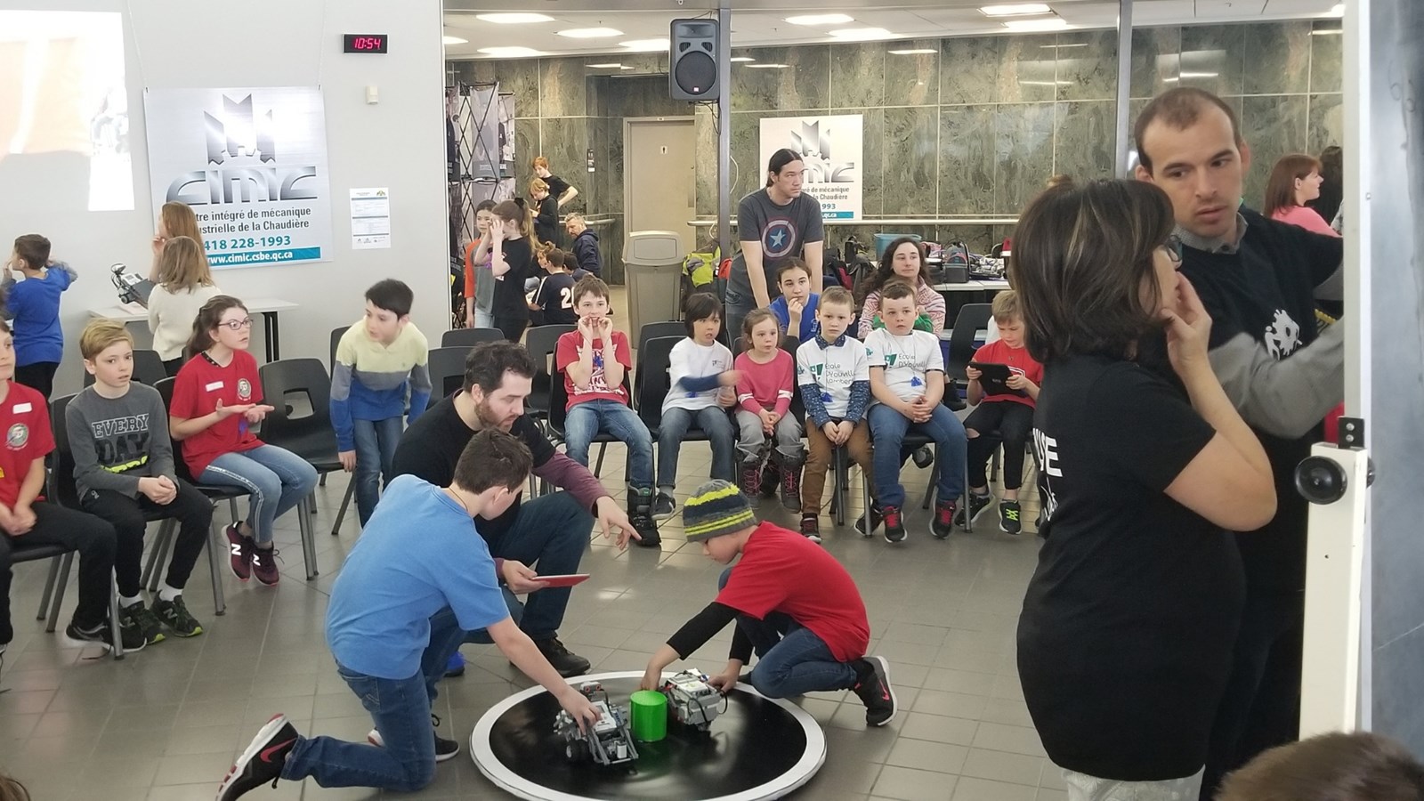 Une journée technologique à l'Amicale de robotique du CSBE