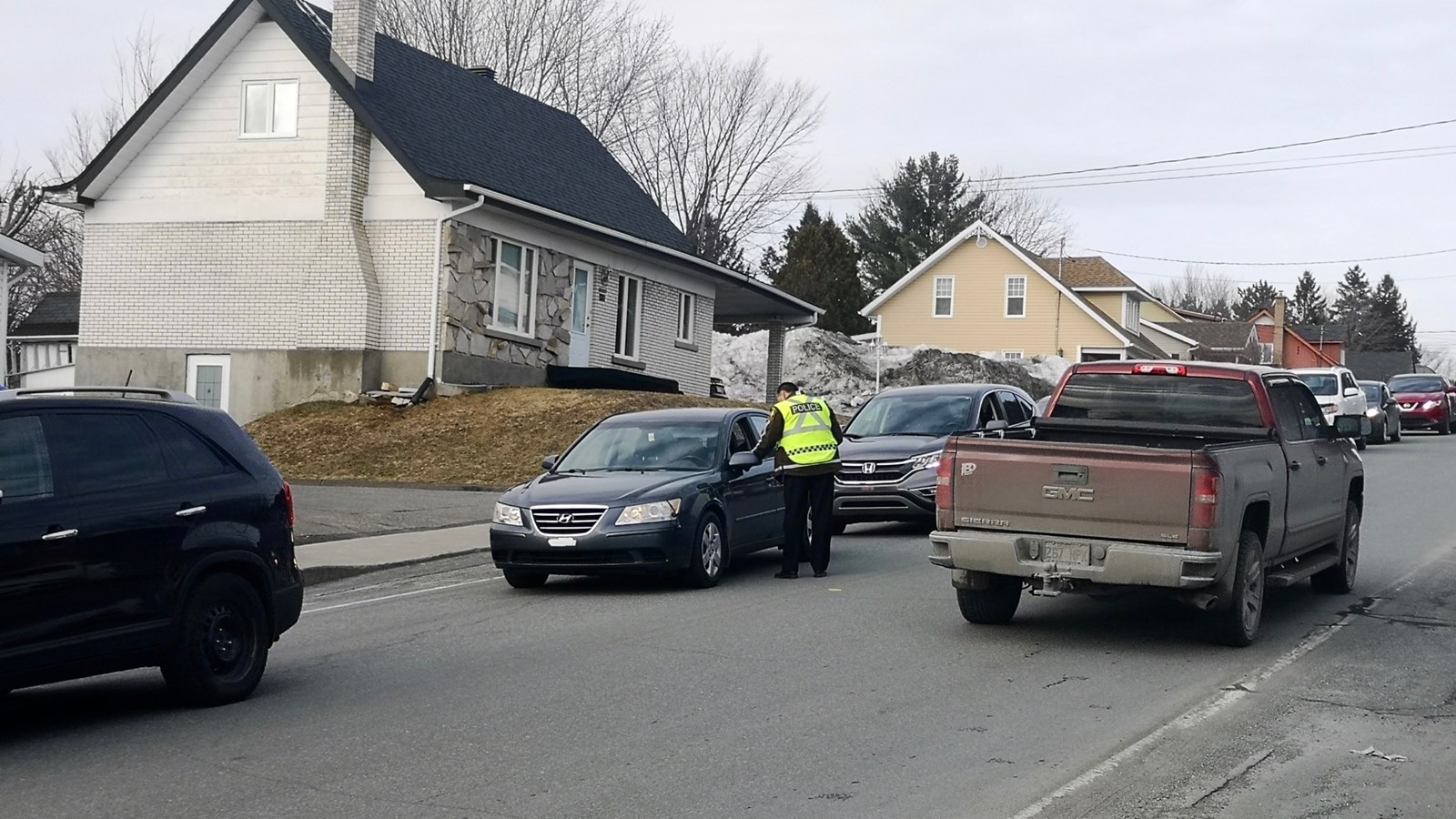 L'opération avait lieu dans le secteur de la 127e rue et de la 10e avenue, à Saint-Georges. 