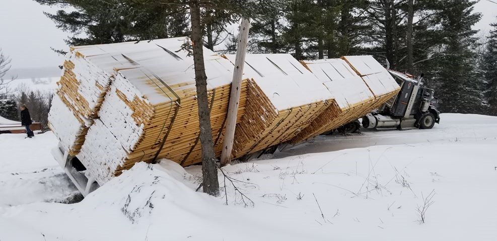 Un camion renversé dans le secteur Jersey-Mills