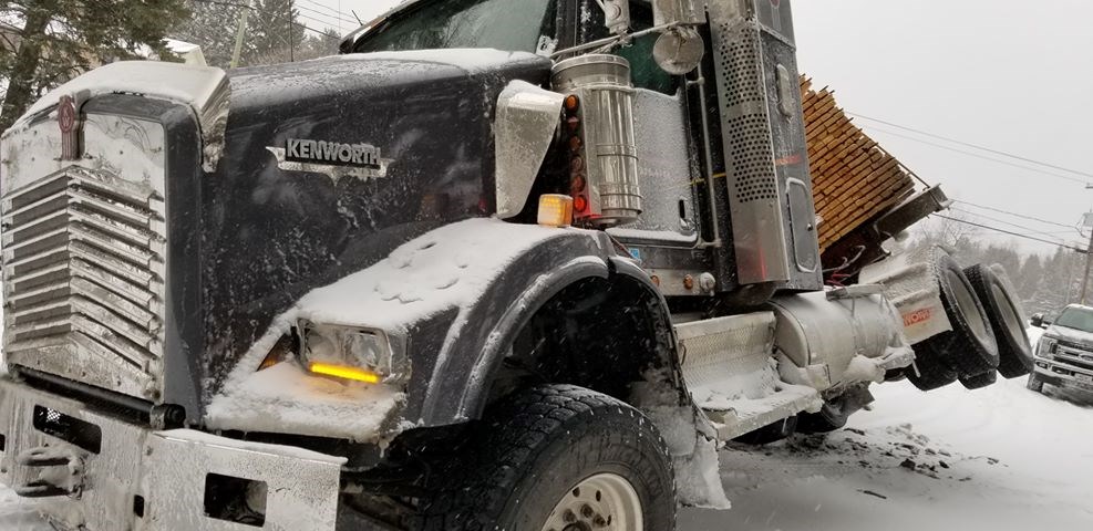 Un camion renversé dans le secteur Jersey-Mills