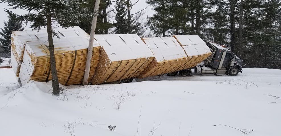Un camion renversé dans le secteur Jersey-Mills