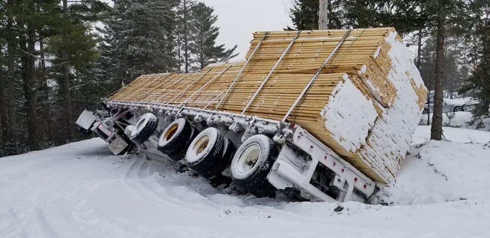 Un camion renversé dans le secteur Jersey-Mills