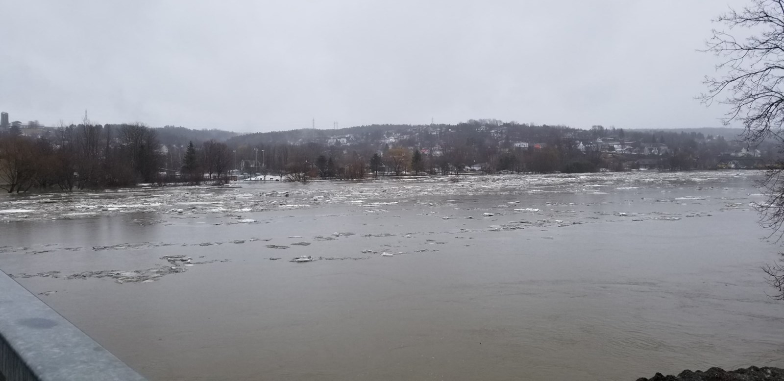 Inondations printanières : l'état d'urgence décrété à Vallée-Jonction