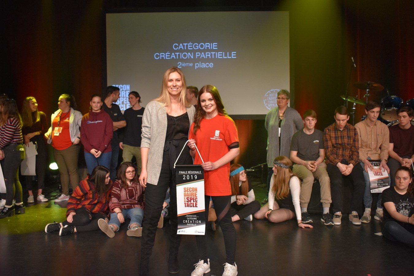 Dalyane Deblois, de l’école secondaire Veilleux, a gagné la 2e place dans la catégorie Création partielle, avec un numéro de tissu aérien.