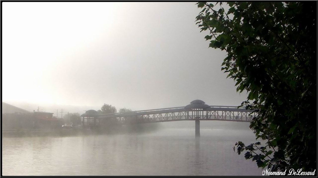 Normand DeLessard présente un matin brumeux sur St-Georges de Beauce