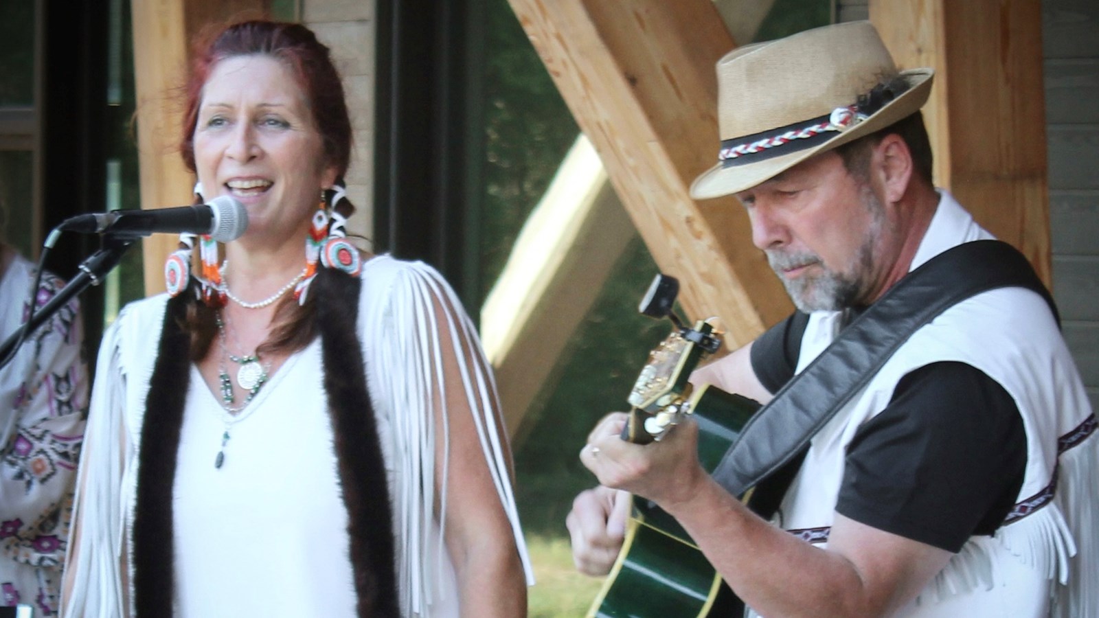 L'Innue et le Jarret noir (Christine Chamberland et Michel Roy) 
