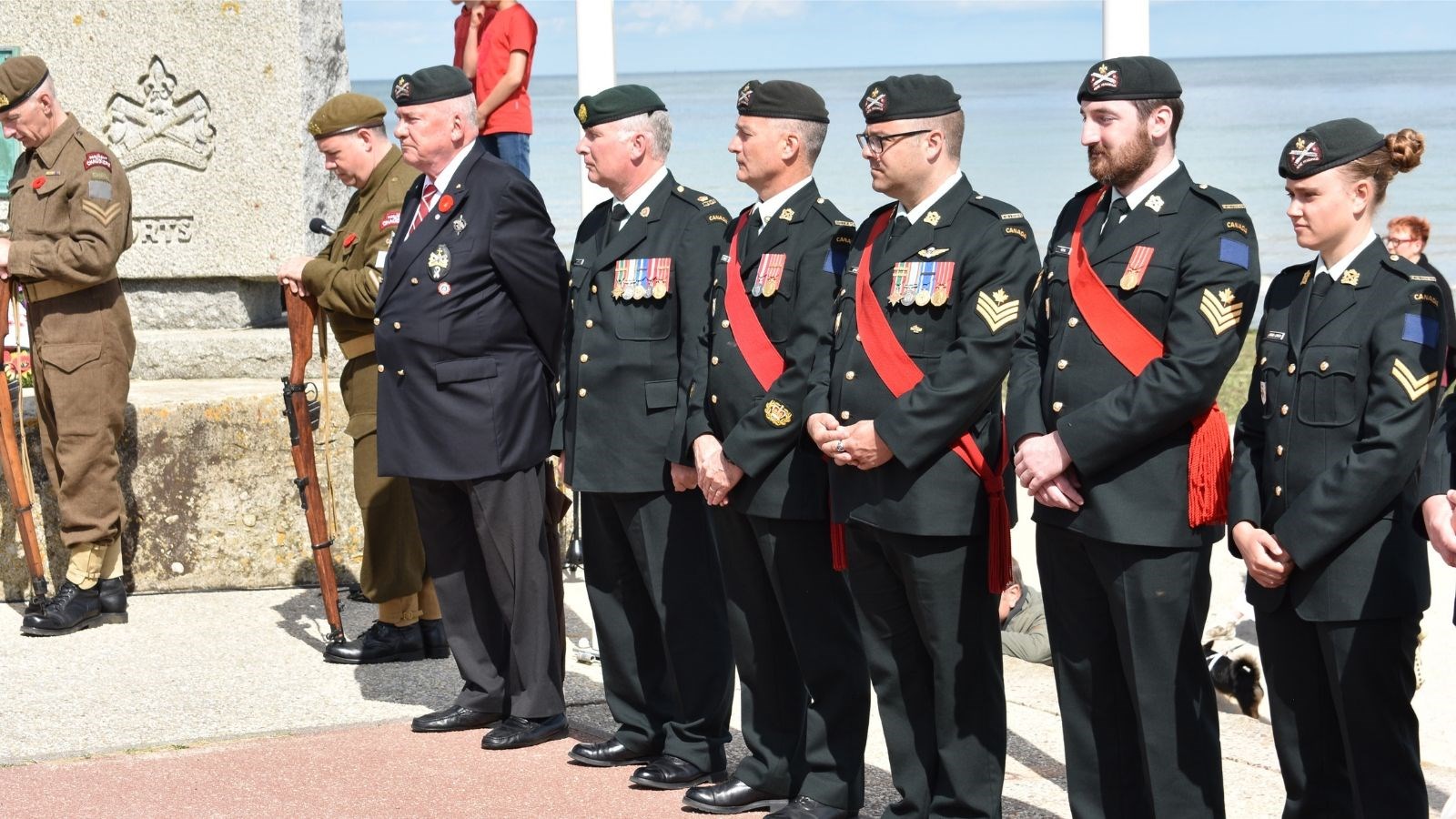 Cérémonie intime en l’honneur des disparus du Régiment de la Chaudière à Bernières-sur-Mer le 6 juin dernier.