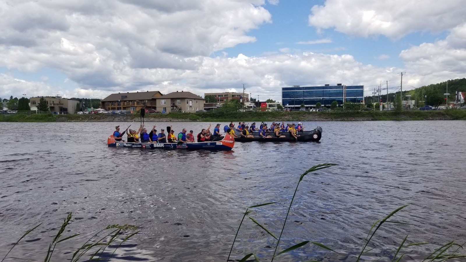 Le Défi rabaska St-Georges Ford a réuni petits et grands sur le bord de la rivière