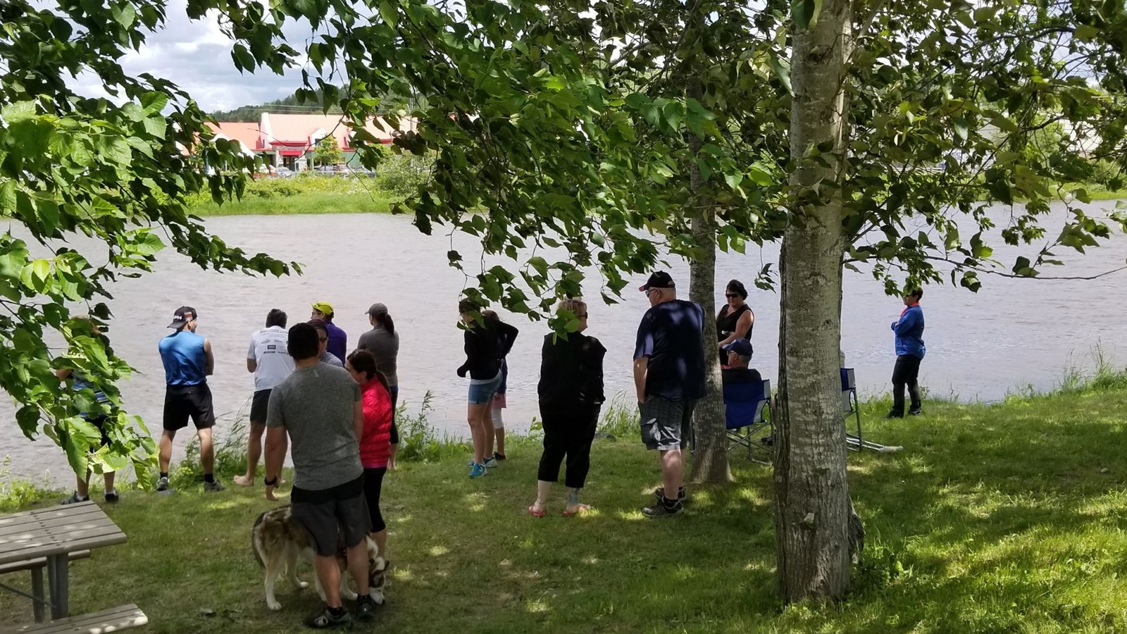 Le Défi rabaska St-Georges Ford a réuni petits et grands sur le bord de la rivière