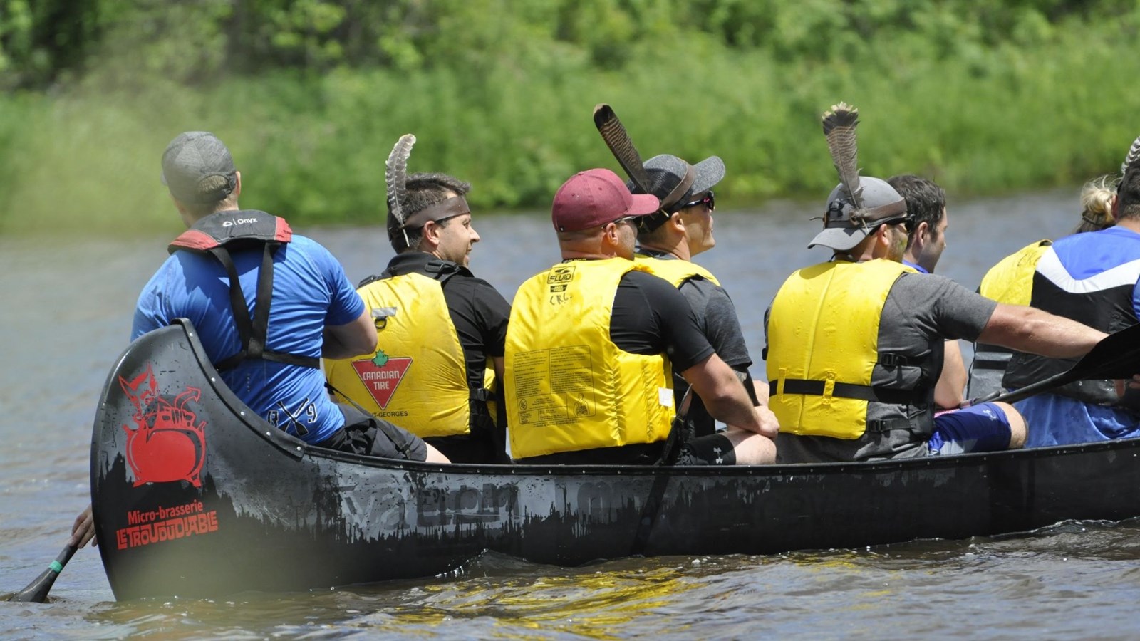Le Défi rabaska St-Georges Ford a réuni petits et grands sur le bord de la rivière