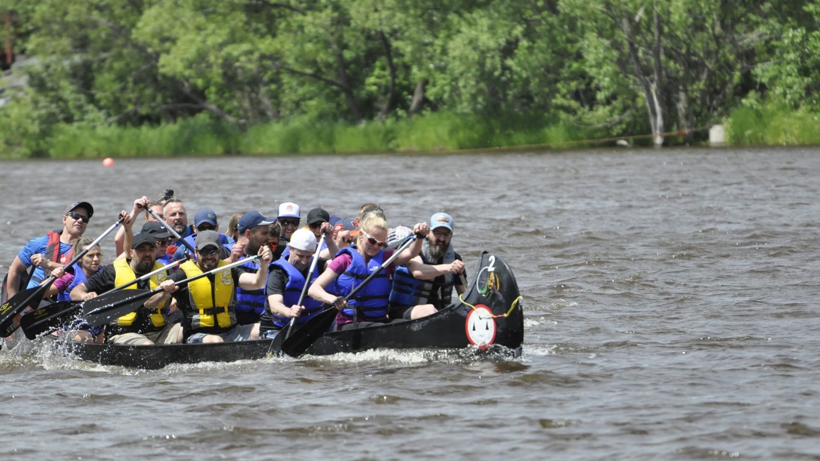 Le Défi rabaska St-Georges Ford a réuni petits et grands sur le bord de la rivière