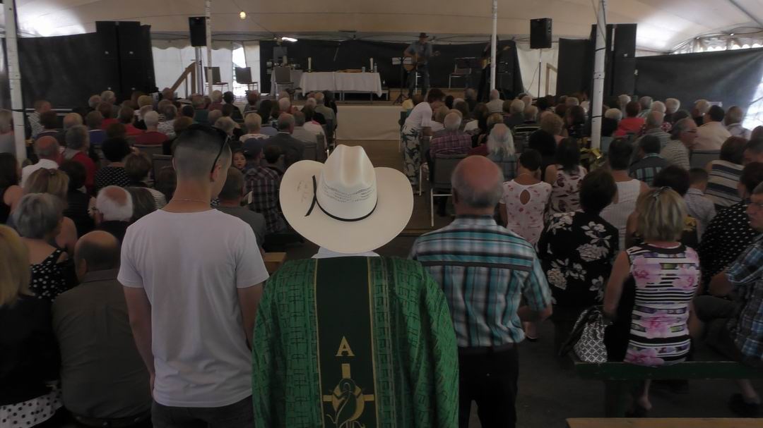 Normand DeLessard présente la Messe Western de St-Jules de Beauce