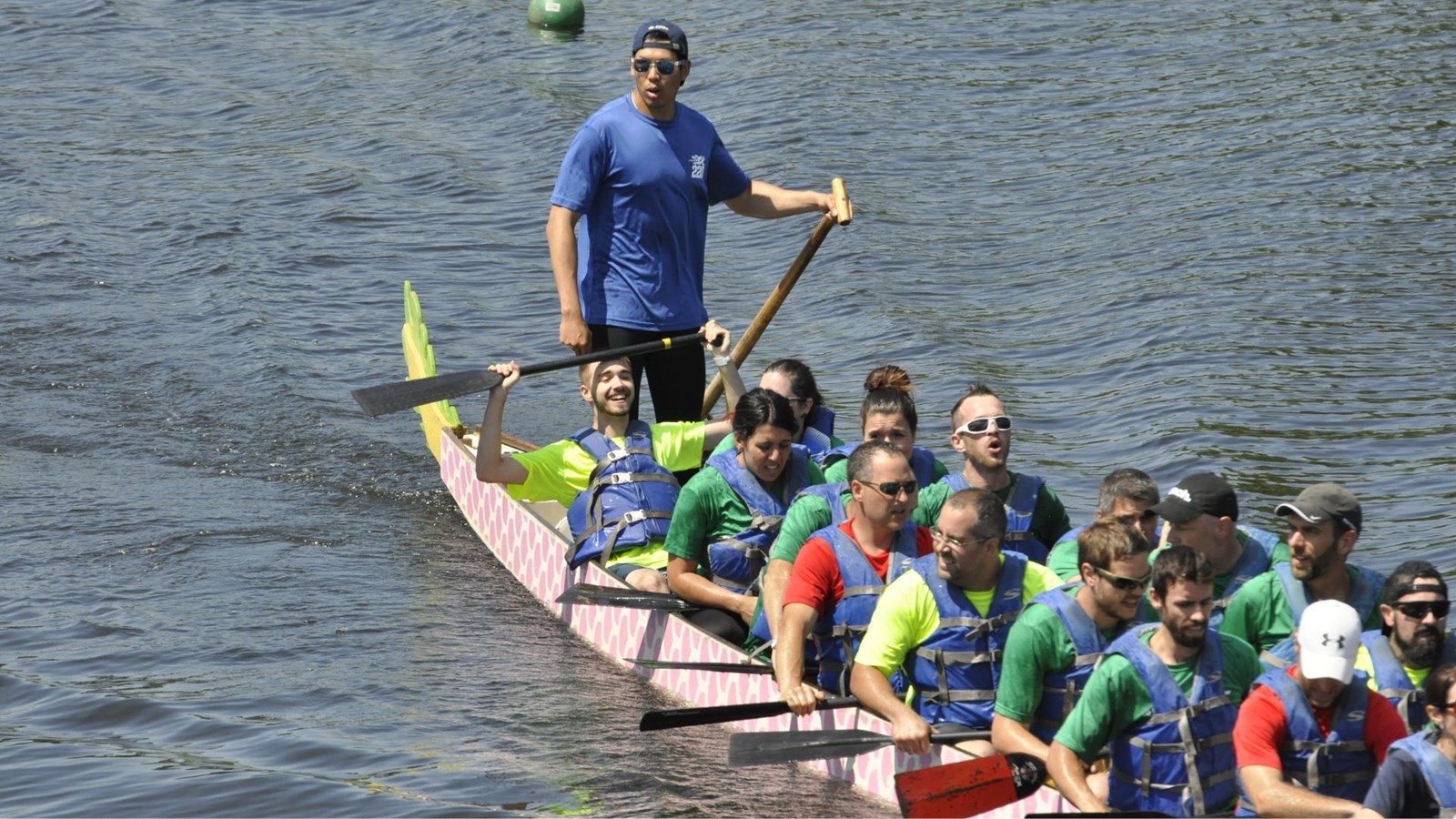 Photos et vidéo de la 10e édition de la course de bateaux-dragons