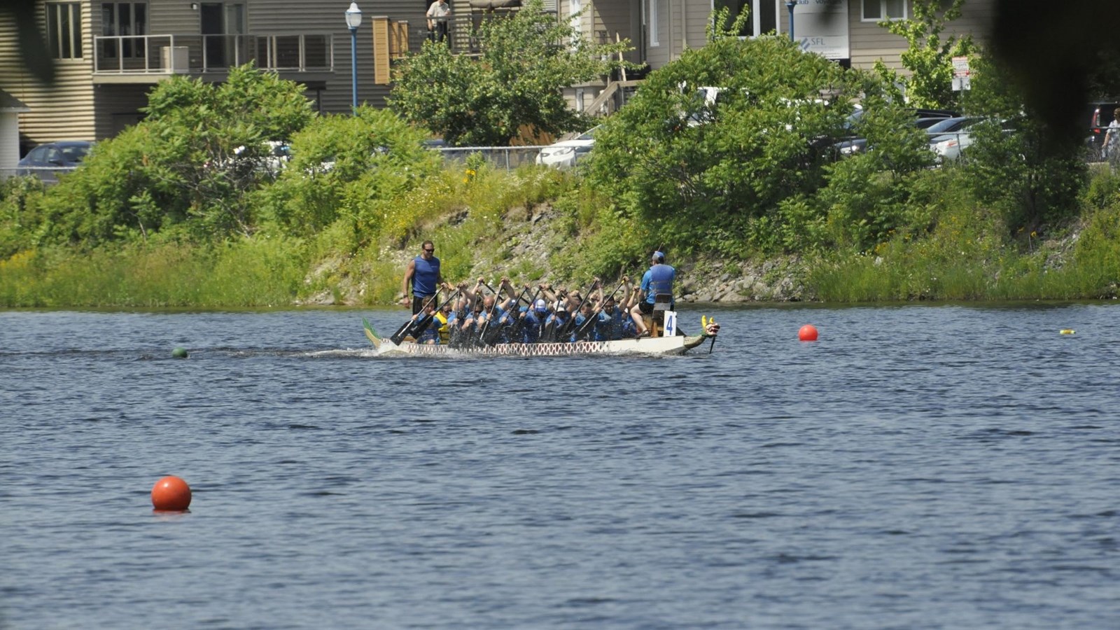 Photos et vidéo de la 10e édition de la course de bateaux-dragons