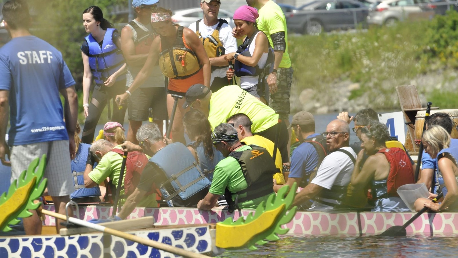 Photos et vidéo de la 10e édition de la course de bateaux-dragons