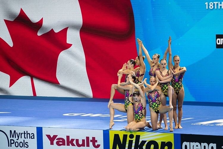 La nageuse artistique Andrée-Anne Côté et son équipe 7e au monde