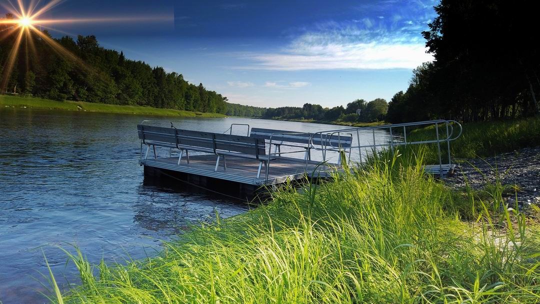 Normand DeLessard présente le nouveau quai à Saint-Gédéon