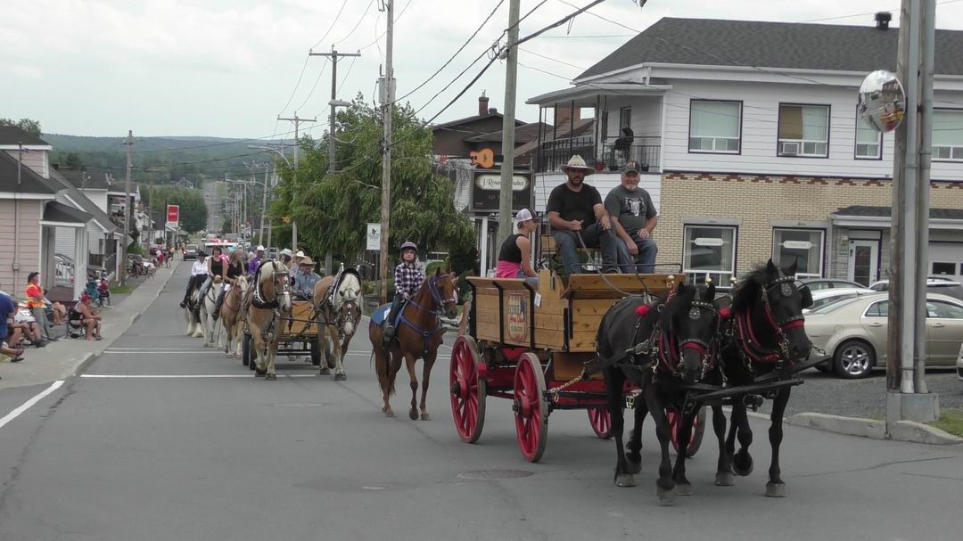 Normand DeLessard présente la parade de chevaux de Nashville en Beauce 2019