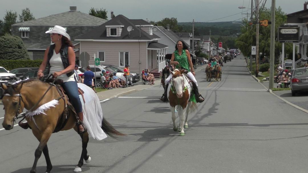 Normand DeLessard présente la parade de chevaux de Nashville en Beauce 2019