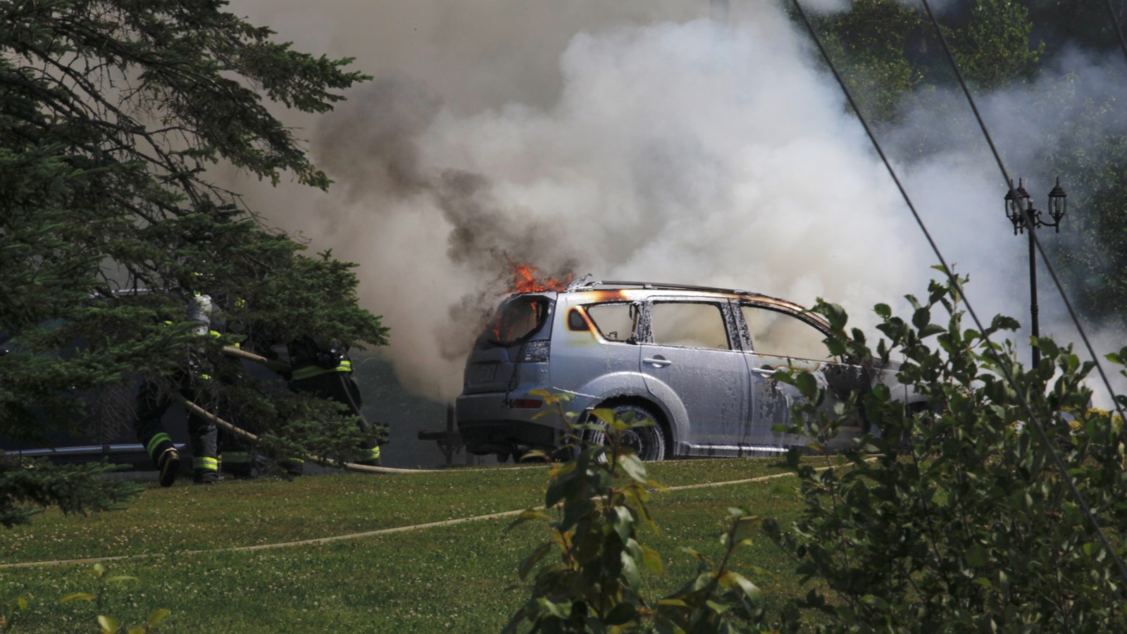 Une roulotte et une voiture sont la proie des flammes à Saint-Georges