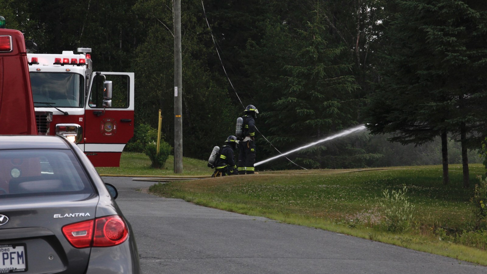 Une roulotte et une voiture sont la proie des flammes à Saint-Georges